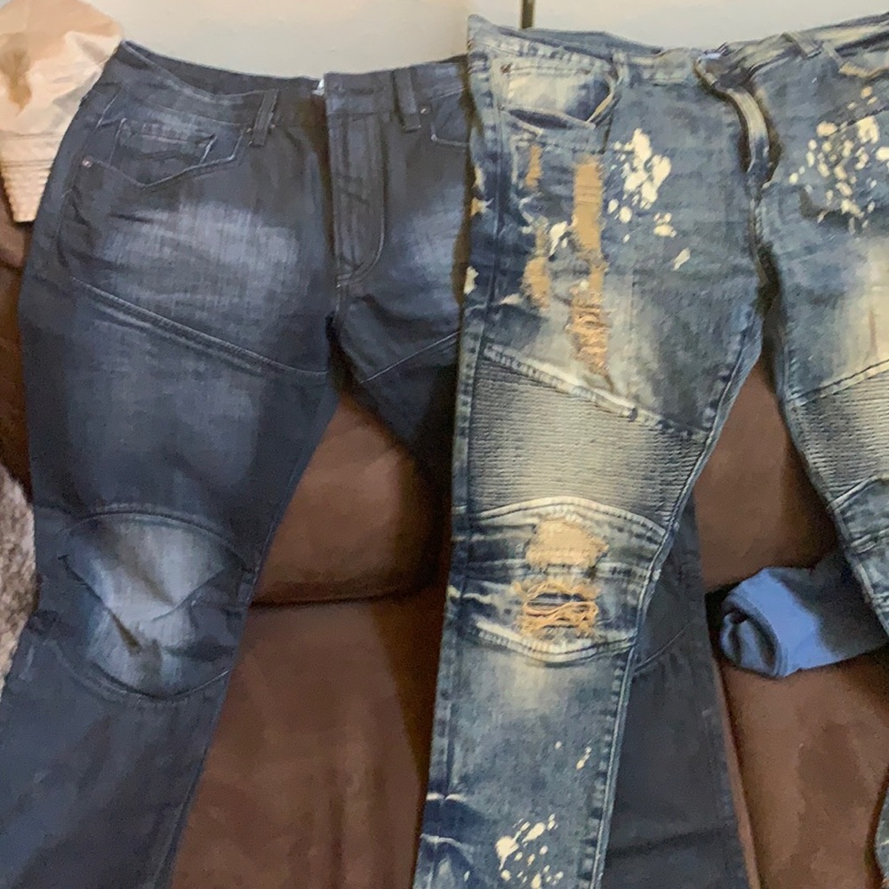 2 pairs of men’s jeans